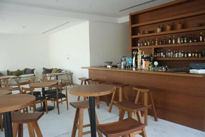 Amphora Hotel Suites - bar - letecký zájazd CK Turancar - Cyprus, Paphos