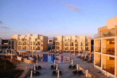 Amphora Hotel Suites - hotel - letecký zájazd CK Turancar - Cyprus, Paphos