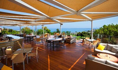 St.Raphael Resort - terasa baru s výhľadom na more - letecký zájazd CK Turancar - Cyprus, Limassol