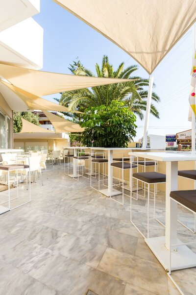 Hotel Dimitrios Beach - bar - letecký zájazd CK Turancar - Kréta, Rethymno
