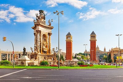 CK Turancar, Letecký poznávací zájazd, Španielsko, Barcelona, námestie Plaza Catalunya