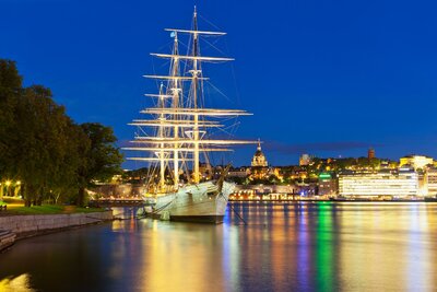 Letecký poznávací zájazd Švédsko Štokholm nábrežie Strandvägen