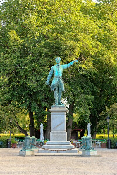 CK Turancar, Letecký poznávací zájazd, Švédsko, Štokholm, pamätník Karola XII