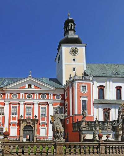 CK Turancar, autobusový poznávací zájazd, Česká republika, Adršpašské skaly a okolie, Broumov - kláštor