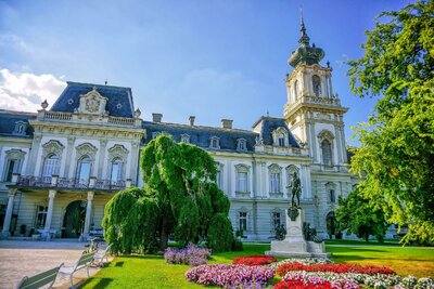 CK Turancar, autobusový poznávací zájazd, Maďarsko - krajina kúpeľov a vína, Keszthely, kaštieľ Helikon