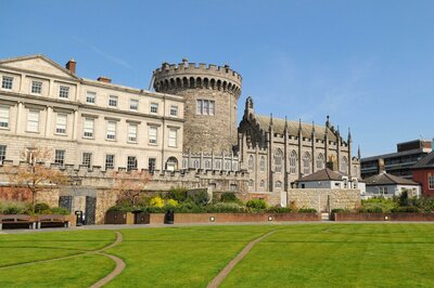 Autobusový poznávací zájazd, Severné a južné Írsko, hrad Dublin castle