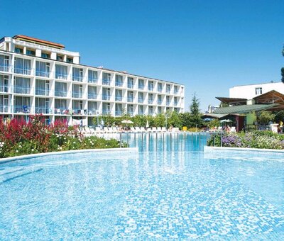 Hotel Balaton - bazén - letecký a autobusový zájazd CK Turancar - Bulharsko, Slnečné pobrežie