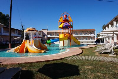 Hotel Alkyon - bazén - letecký zájazd CK Turancar - Korfu, Agios Georgios