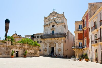 CK Turancar, Letecký poznávací zájazd, Sicília, Noto