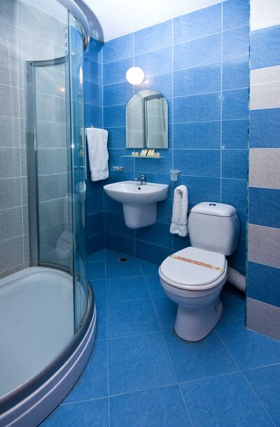 Hotel Zeus - kúpeľňa- individuálna a autokarová doprava - Bulhrasko- Pomorie