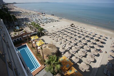 Hotel Rinia Albánsko Durres - pláž - letecký zájazd CK Turancar