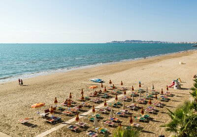 Hotel Flower and Spa - Albánsko Durres - pláž - ilustračná foto -  letecký zájazd CK Turancar