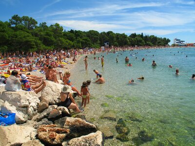 Hotel Adriatic - pláž - autobusový zájazd CK Turancar - Chorvátsko - Biograd na Moru