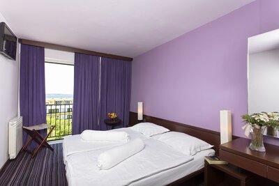 Hotel Adriatic - izba - autobusový zájazd CK Turancar - Chorvátsko - Biograd na Moru