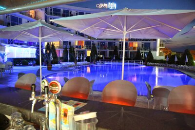 Hotel Queen Nelly - bazén, letecký a autobusový zájazd CK Turancar - Bulharsko , Primorsko