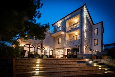 Hotel Nikola - hotel - autobusový zájazd CK Turancar - Chorvátsko - Vodice