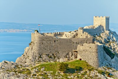 hotel Brzet - pevnosť Starigrad - autobusový zájazd CK Turancar - Chorvátsko - Omiš