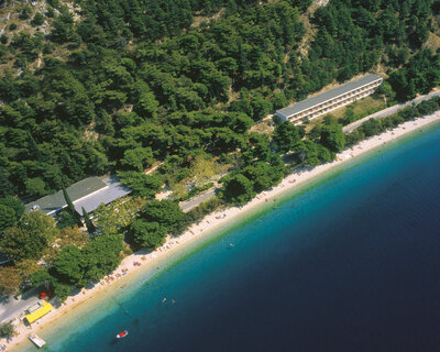 hotel Brzet  - pláž - autobusový zájazd CK Turancar - Chorvátsko, Omiš