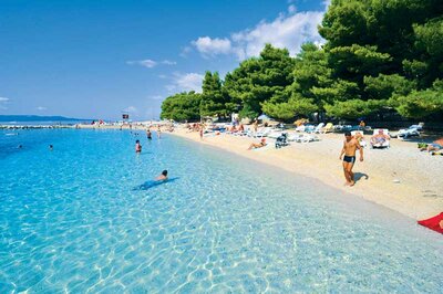 hotel Biokovka - pláž - autobusový zájazd CK Turancar - Chorvátsko - Makarska