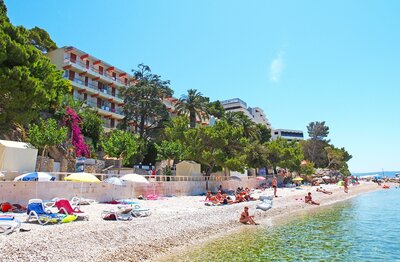 hotel Aurora - pláž - autobusový zájazd CK Turancar - Chorvátsko, Podgora