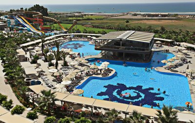 Hotel Sunmelia Beach Resort & Spa - hotelový areál - letecký zájazd CK Turancar - Turecko, Kizilagac
