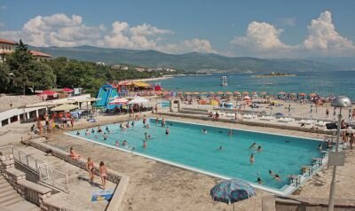 Lišanj Depandanse - bazén - autobusový zájazd CK Turancar - Chorvátsko, Novi Vinodolski 