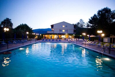 Hotel Sun beach-bazén-Platamon-Olympská riviéra (autobusové zájazdy CK Turancar)