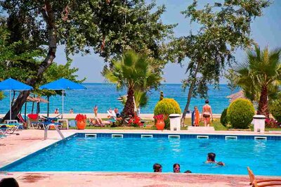 Hoel Sun beach-bazén-Platamon-Olympská riviéra (autobusové zájazdy CK Turancar)