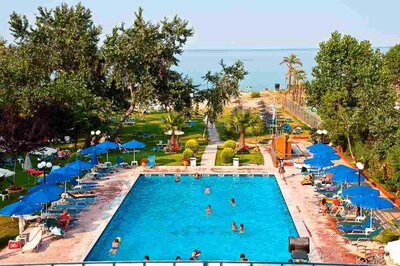 Hotel Sun beach-bazén, záhrada-Platamon-Olympská riviéra (autobusové zájazdy CK Turancar)