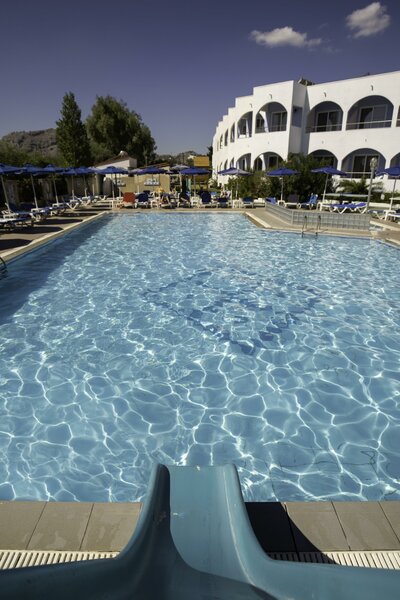 Hotel Kolymbia Sun - bazén - letecký zájazd CK Turancar (Rodos, Kolymbia)