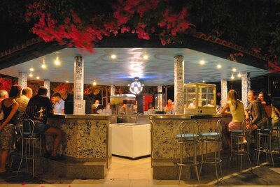 Grécko - Rodos - Hotel Kolymbia Sun - bar pri bazéne