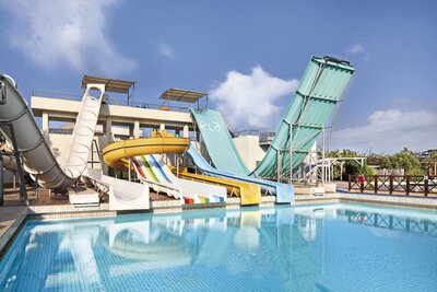 Hotel Ela Quality Resort - letecký zájazd CK Turancar - bazén so šmykľavkami - Turecko, Belek
