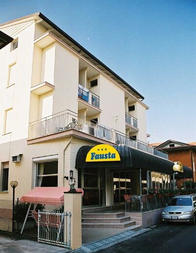 hotel FAUSTA v letovisku Igea Marina Taliansko, zájazdy individuálnou dopravou CK TURANCAR