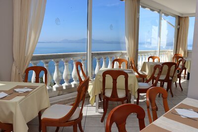 Hotel Sunshine Club - letecký zájazd CK Turancar - Korfu, Nissaki