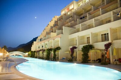 Hotel Sunshine Club - letecký zájazd CK Turancar - Korfu, Nissaki