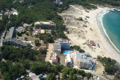 Hotel Kamenec Kiten - pláž -zájazd leteckou a autobusovou dopravou CK Turancar  - Bulharsko - Kiten