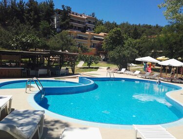 Rodon hotel -bazén -letecký zájazd CK Turancar (Thasos,Tripiti)