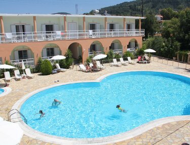 Hotel Athena - bazén - letecký zájazd CK Turancar - Korfu, Agios Georgios