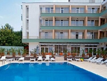 Hotel Onyx - bazén - autobusový a letecký zájazd CK Turancar - Bulharsko, Kiten