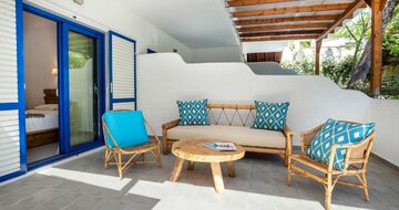 Rodon hotel - terasa - letecký zájazd CK Turancar-Grécko-ostrov Thasos-Tripiti