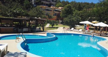 Rodon hotel -bazén -letecký zájazd CK Turancar (Thasos,Tripiti)
