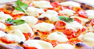 Autobusový poznávací zájazd, Taliansko, Kampánia s pobytom pri mori, tradičná pizza Margherita