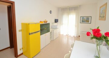 apartmánový dom Gemini s bazénom a záhradou v časti Pineda v Bibione, zájazdy autobusovou a ind. dopravou CK TURANCAR