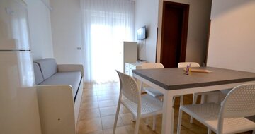 apartmánový dom Patrick v Bibione Spiaggia - zájazdy autobusovou a individuálnou dopravou CK TURANCAR