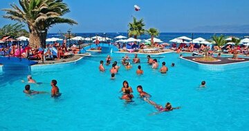 Hotel Eri Beach & Village - bazén - letecký zájazd CK Turancar - Kréta, Hersonissos