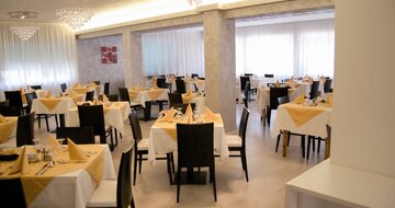 hotel OLD RIVER reštaurácia - CK TURANCAR - Taliansko, Lignano