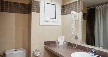 Hotel Maria del Mar - kúpeľňa - letecký zájazd CK Turancar, Španielsko, Lloret de Mar