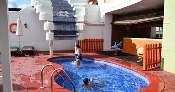 Hotel Maria del Mar - solárium - letecký zájazd CK Turancar, Španielsko, Lloret de Mar