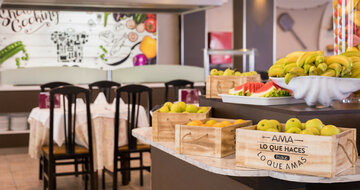 Hotel Royal Beach - bufetové stoly - letecký zájazd CK Turancar, Španielsko, Lloret de Mar
