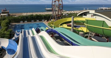 Hotel Delphin Imperial - bazén a tobogány - letecký zájazd CK Turancar - Turecko, Lara